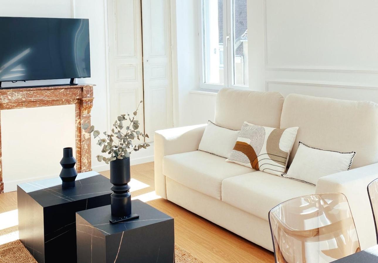 Le Haussmann ⸱ Stationnement Gratuit ⸱ Fibre Apartman Déols Kültér fotó