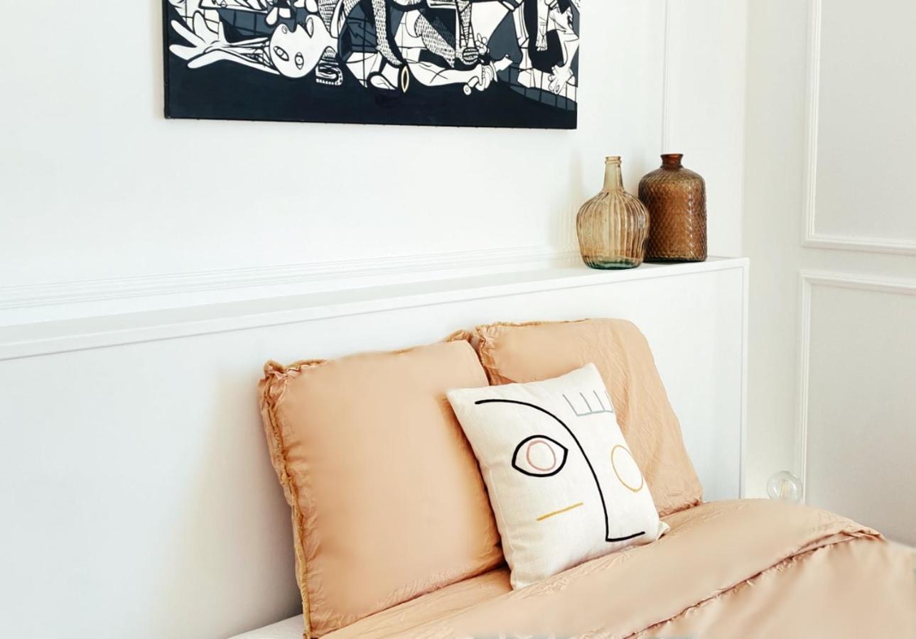 Le Haussmann ⸱ Stationnement Gratuit ⸱ Fibre Apartman Déols Kültér fotó